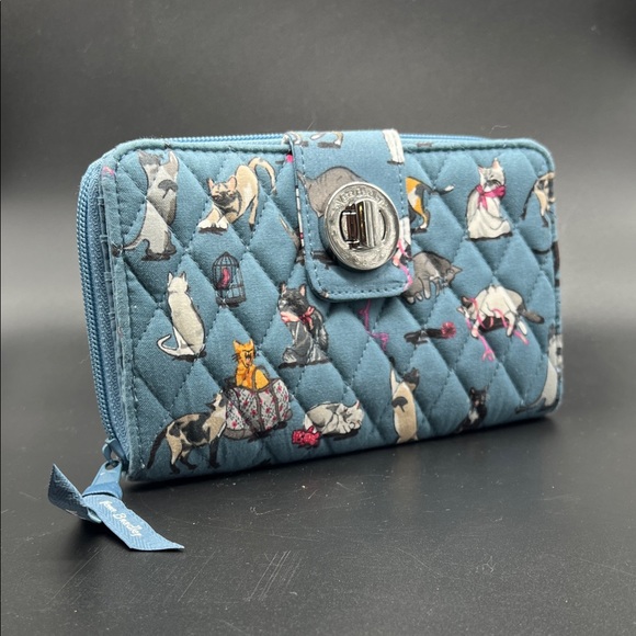 Vera Bradley Cat’s Meow RFID Turnlock Wallet in Blue Quilted - Picture 4 of 13